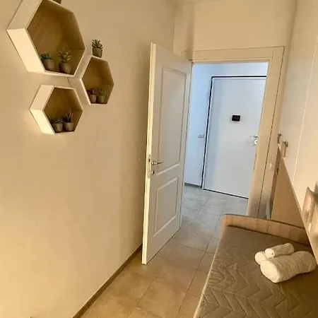 American Garden House Apartment *