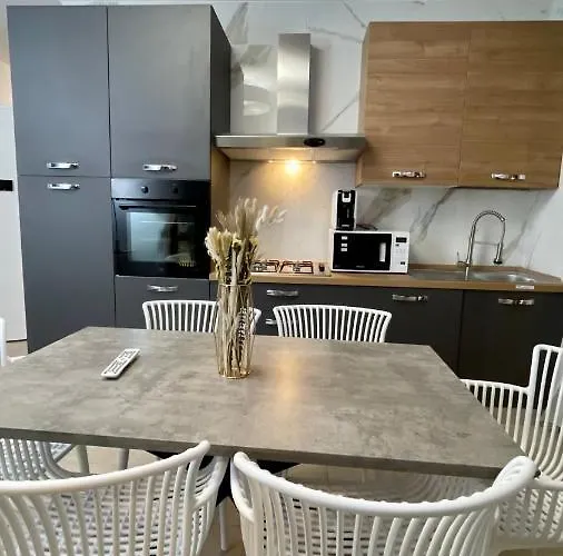 Daire American Garden House