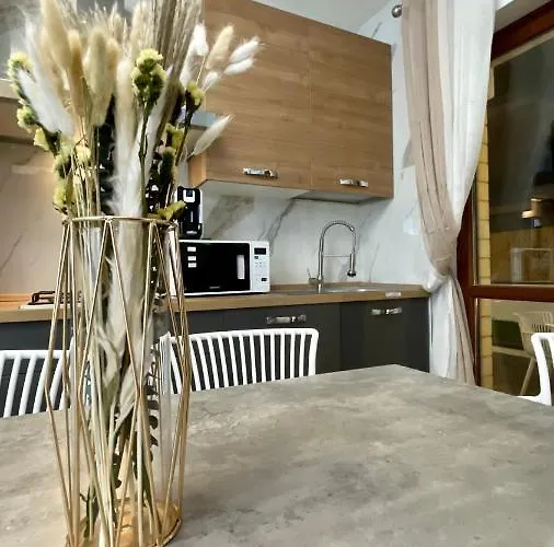 American Garden House Apartment *